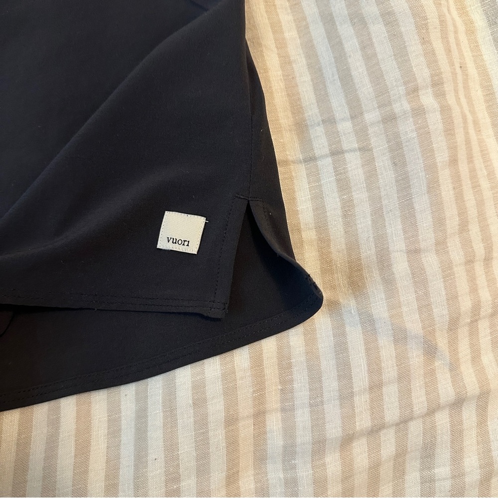 NWOT Vuori Camisole - Picture 3 of 5